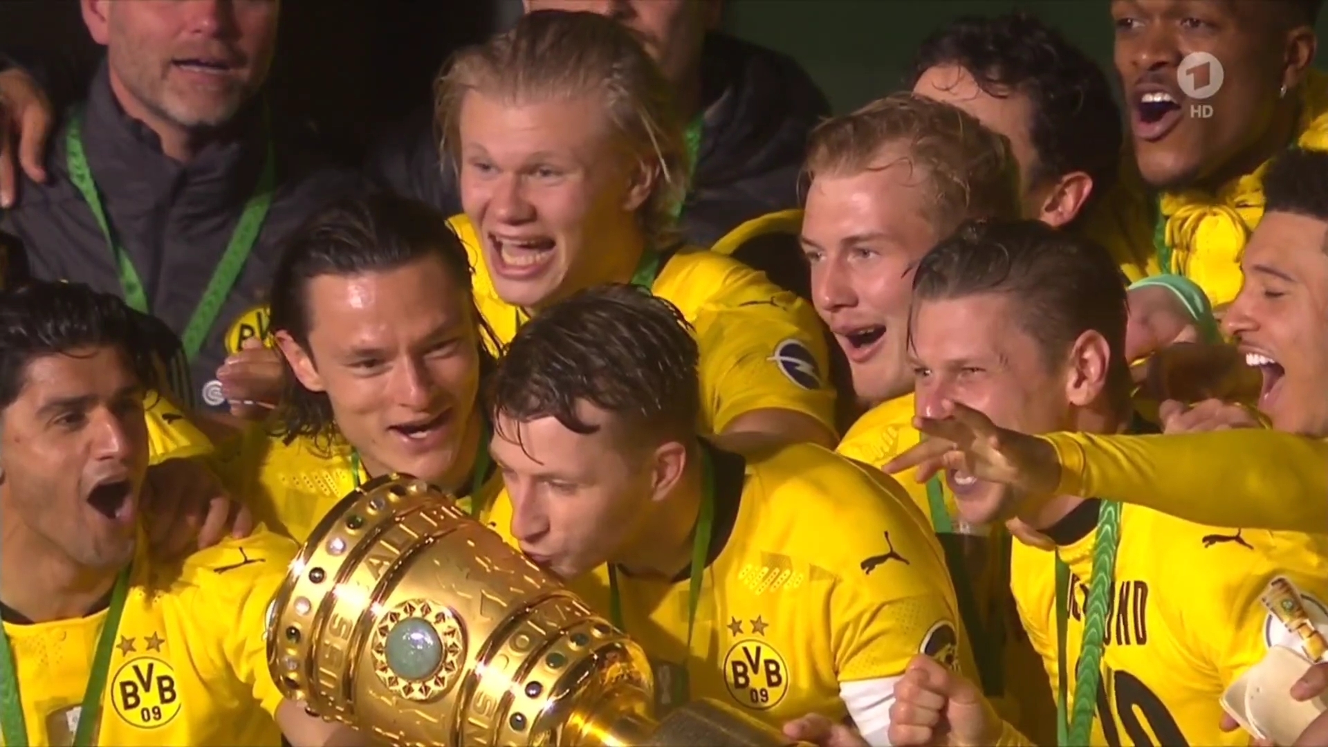 直击现场！半决赛中德国队如何完成爆冷取胜？的简单介绍