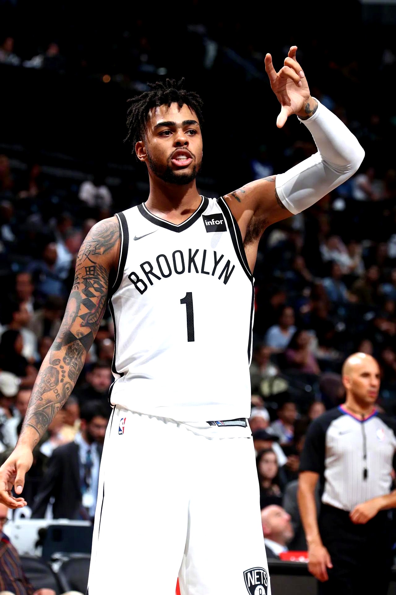 篮网绝杀时刻,命运悬念点燃赛场,威金斯迎来胜利!