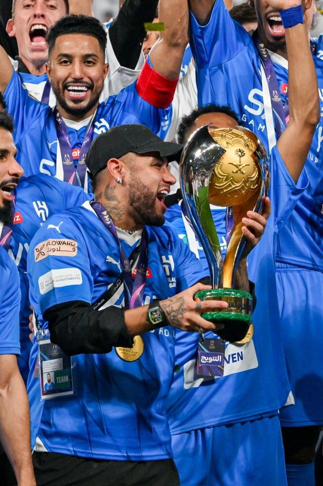 内马尔迎来二十赛季出色发挥,DWG观众热烈欢呼!